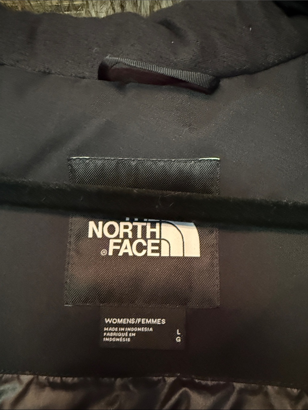 The North Face Black Women's Insulated Hooded Jacket - Picture 2 of 6